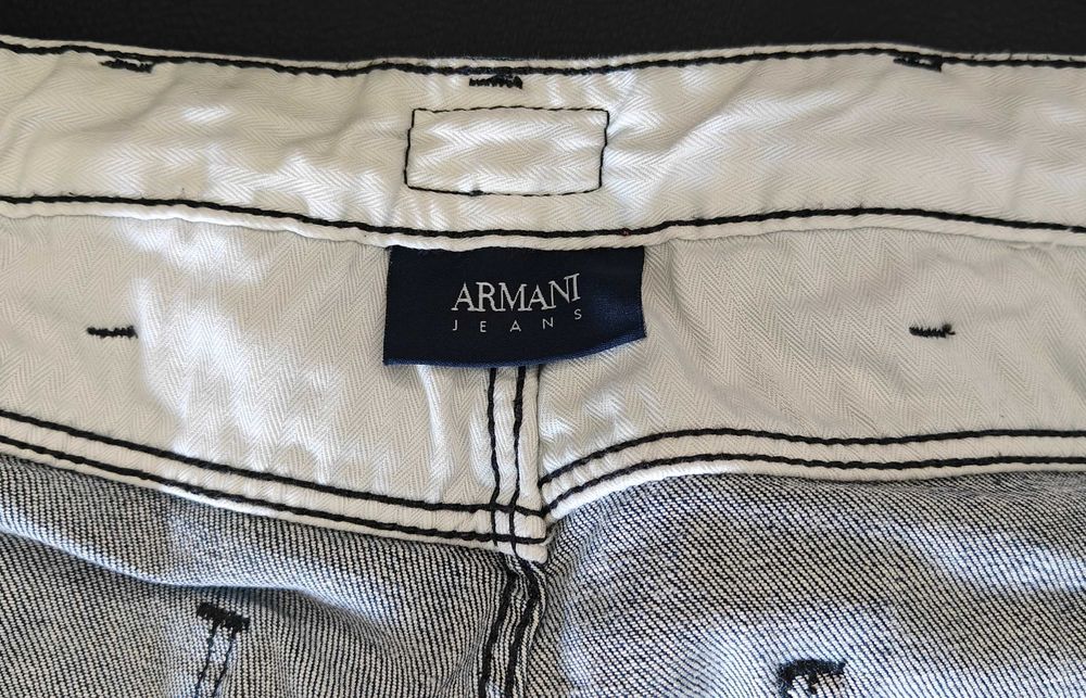 Armani Jeans dżinsy  łaty przetarcia 30