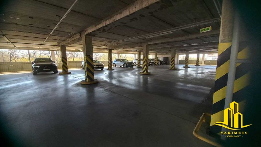 Продаж паркомісця проспект Миру, 28