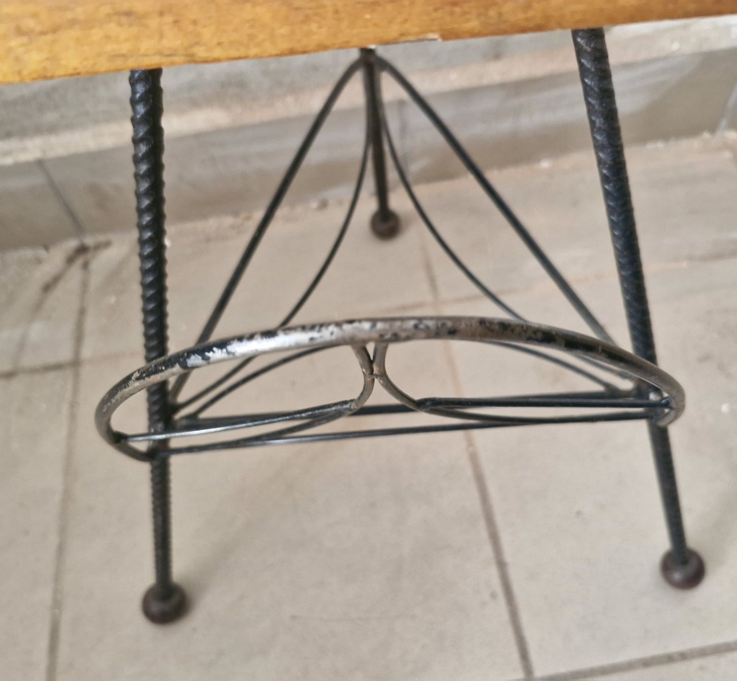 Gazetnik pod lampę PRL
