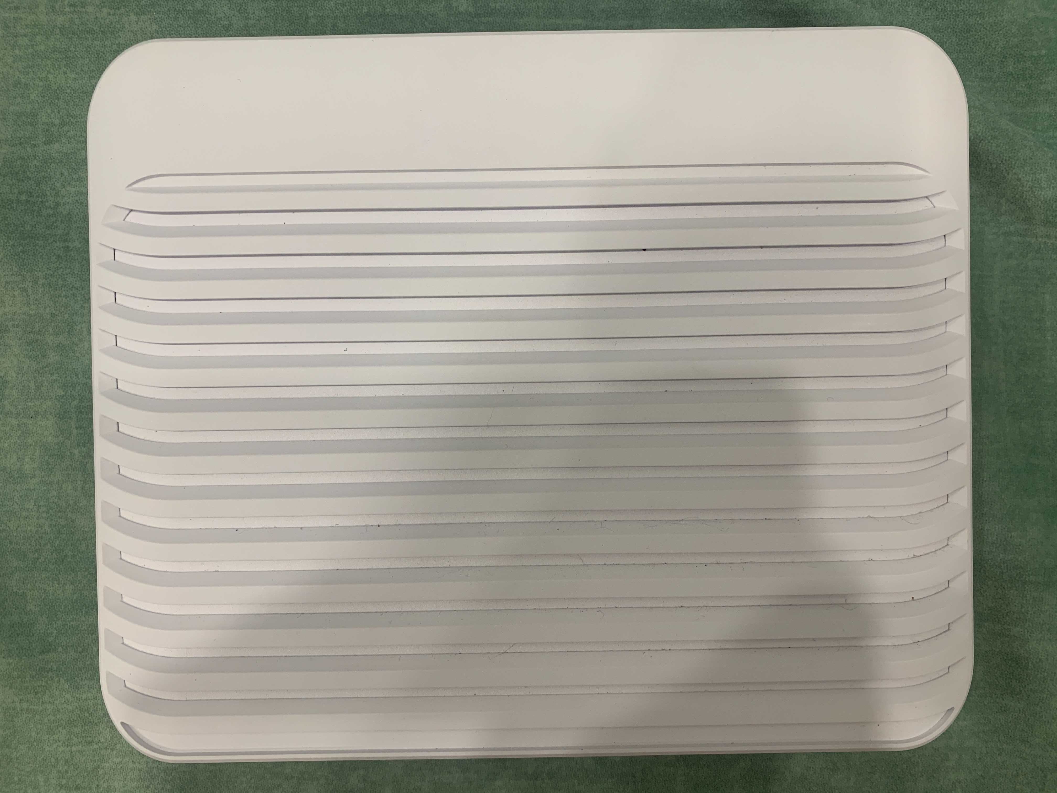 Комутатор Ubiquiti UniFi Switch 8 PoE (USW-Enterprise-8-PoE)