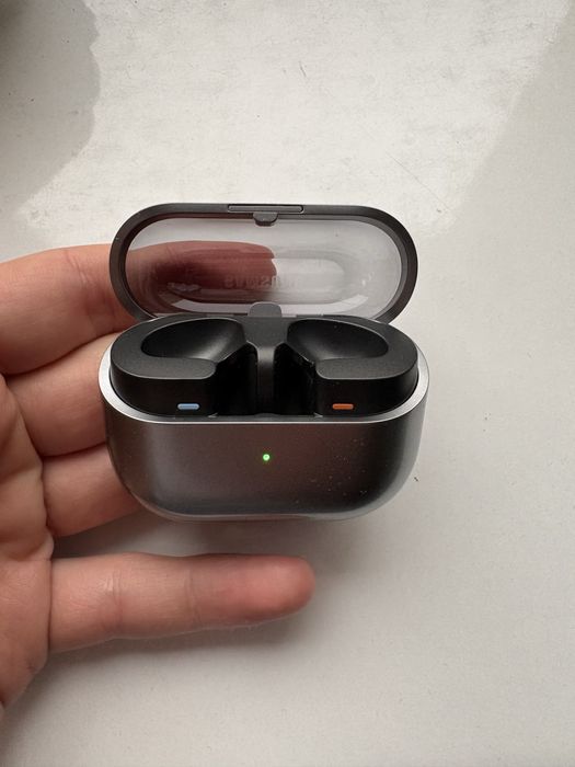 Samsung Galaxy Buds 3 etui ładujące srebrne