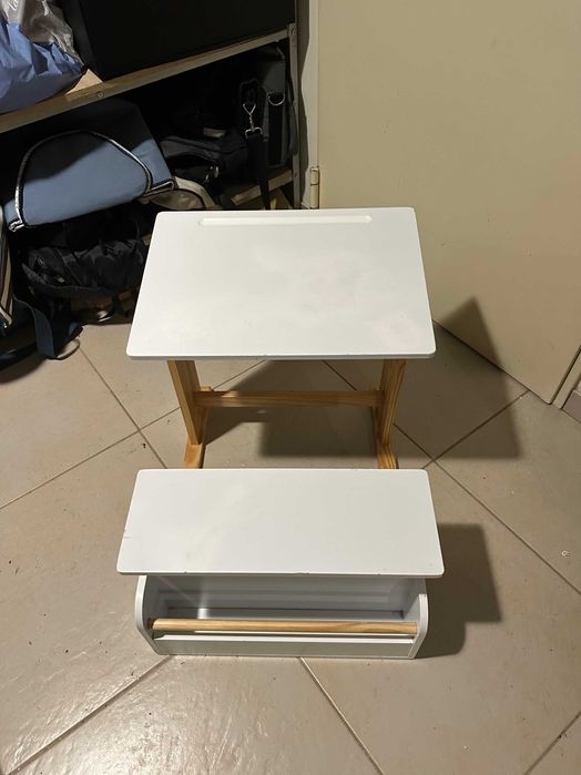 Children's Desk – Compact and Practical64552095342594122