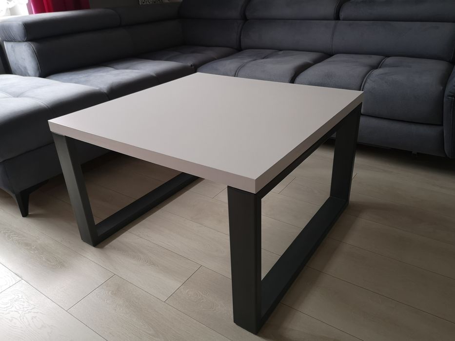 Stolik kawowy biały