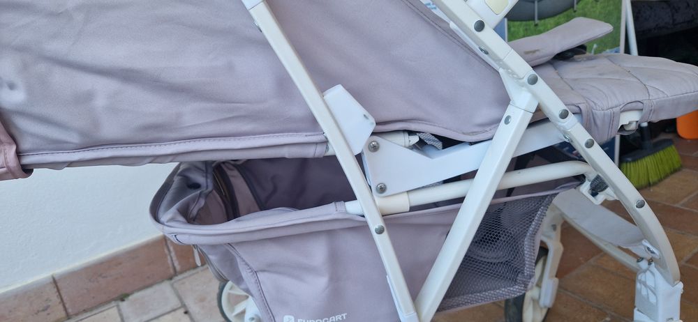 Carrinho de bebé Rosa