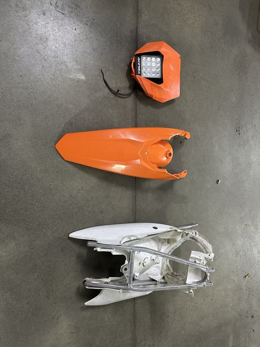 Фара пластик Ktm exc    12-16р