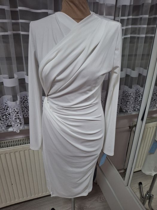 Marszczona sukienką nowa