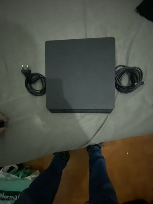 Playstation 4 slim