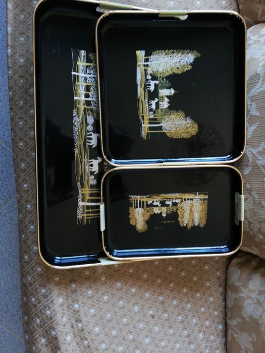 Lindo conjunto  de 3 tabuleiros novos, ainda na  própria caixa.