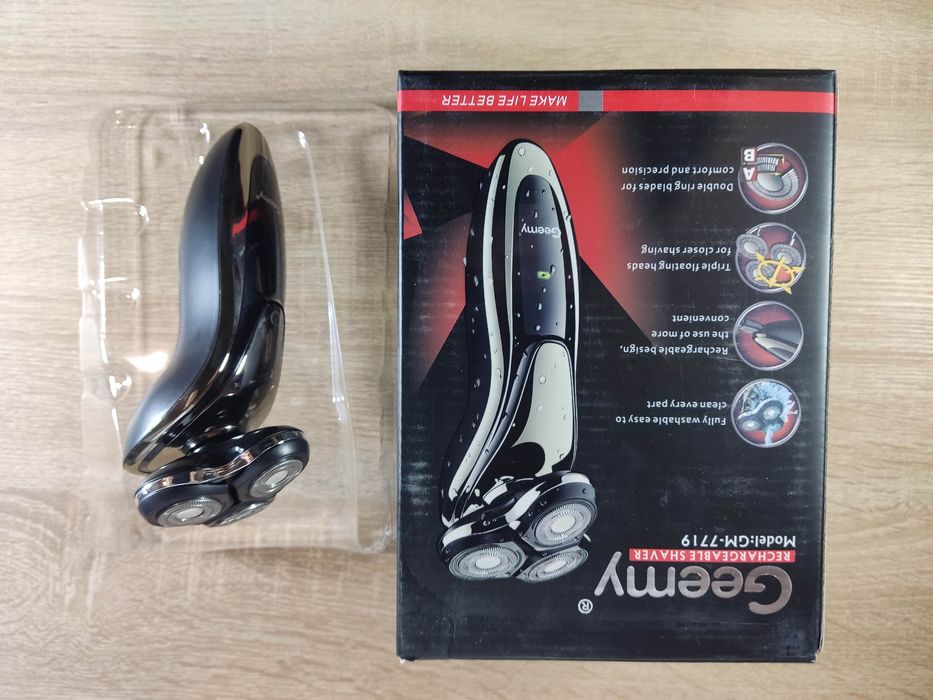 Акумуляторна електробритва GEMEI GM-7719 водонепроникна 4640