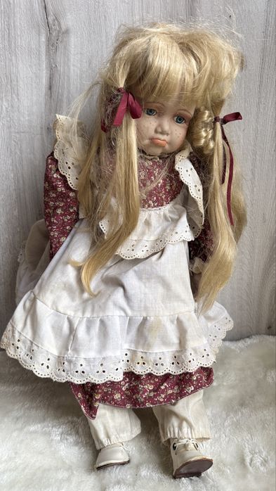 Duża porcelanowa lalka Vintage
