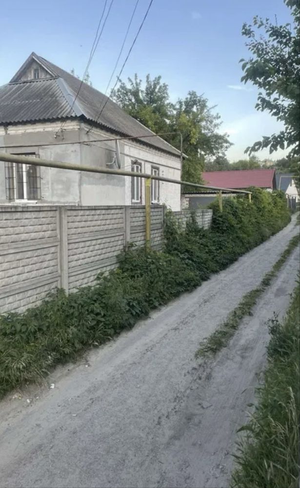 Продам 2/3 часть дома в Диевке-1 возле метро.