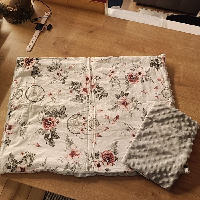 Kołderką i poduszka