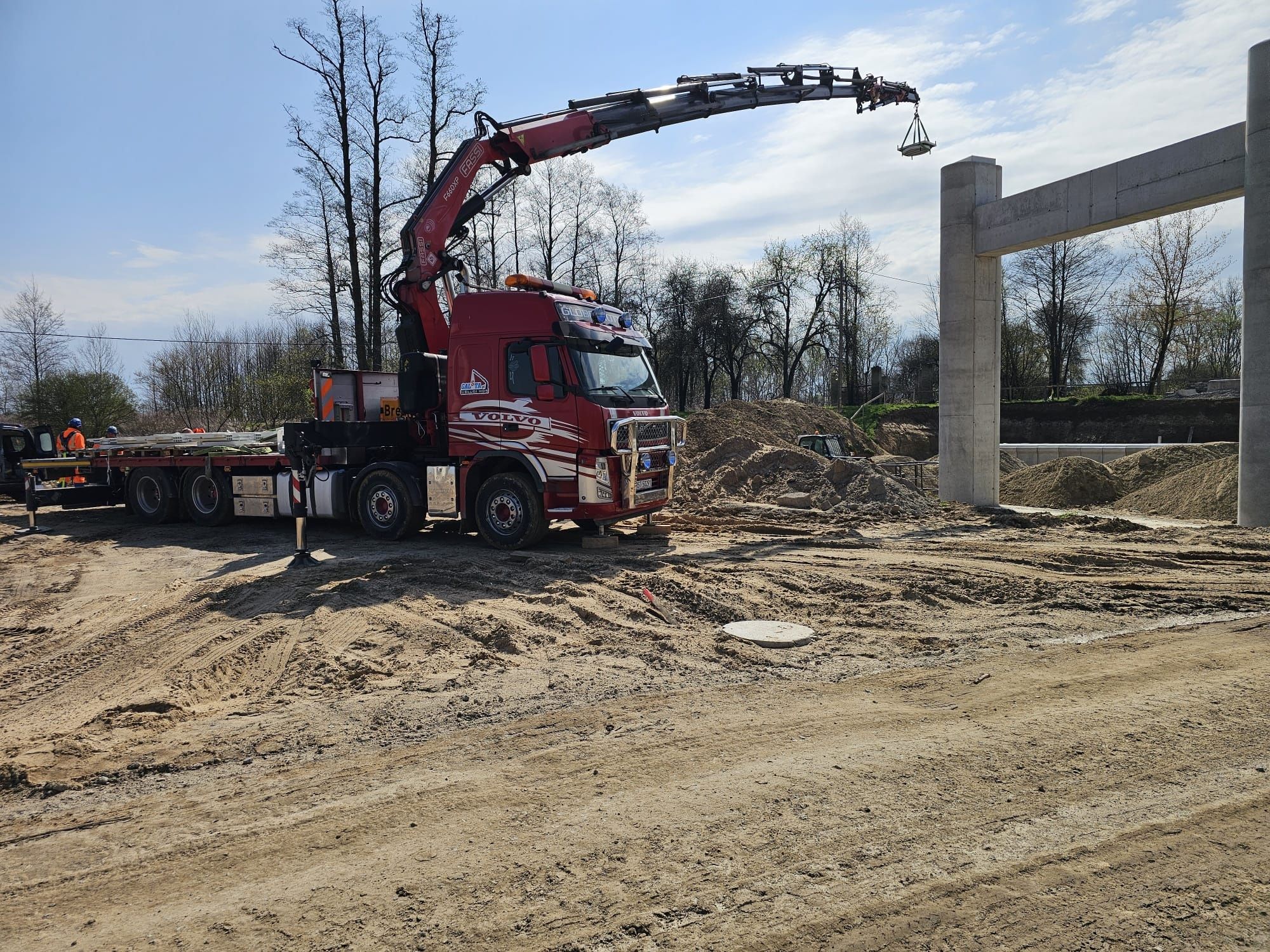 Usługi dźwigowe transportowe hds 10t kontenery maszyny laweta