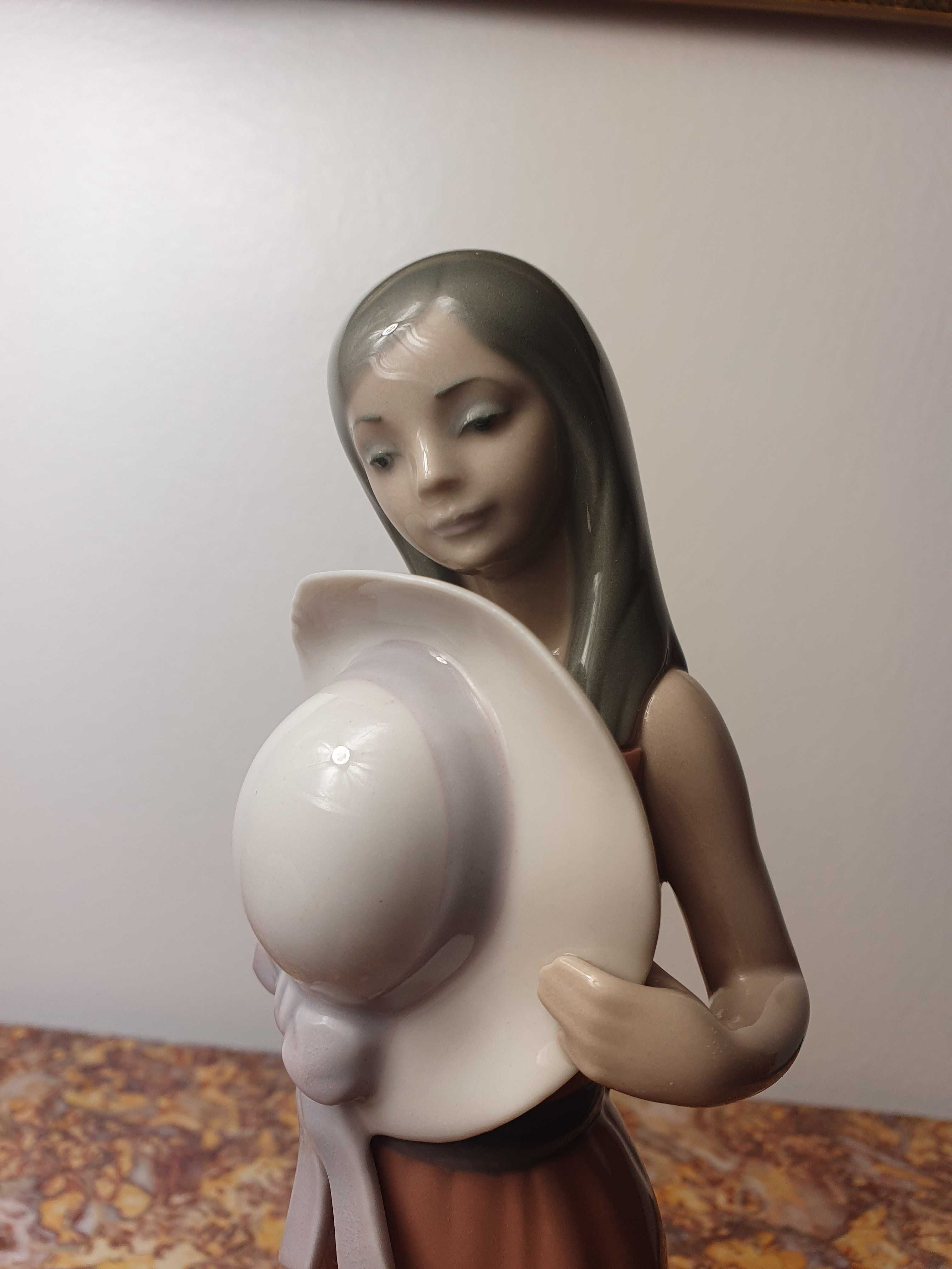Duża Figurka porcelana Lladro "DZIEWCZYNA Z KAPELUSZEM" 26cm Hiszpania