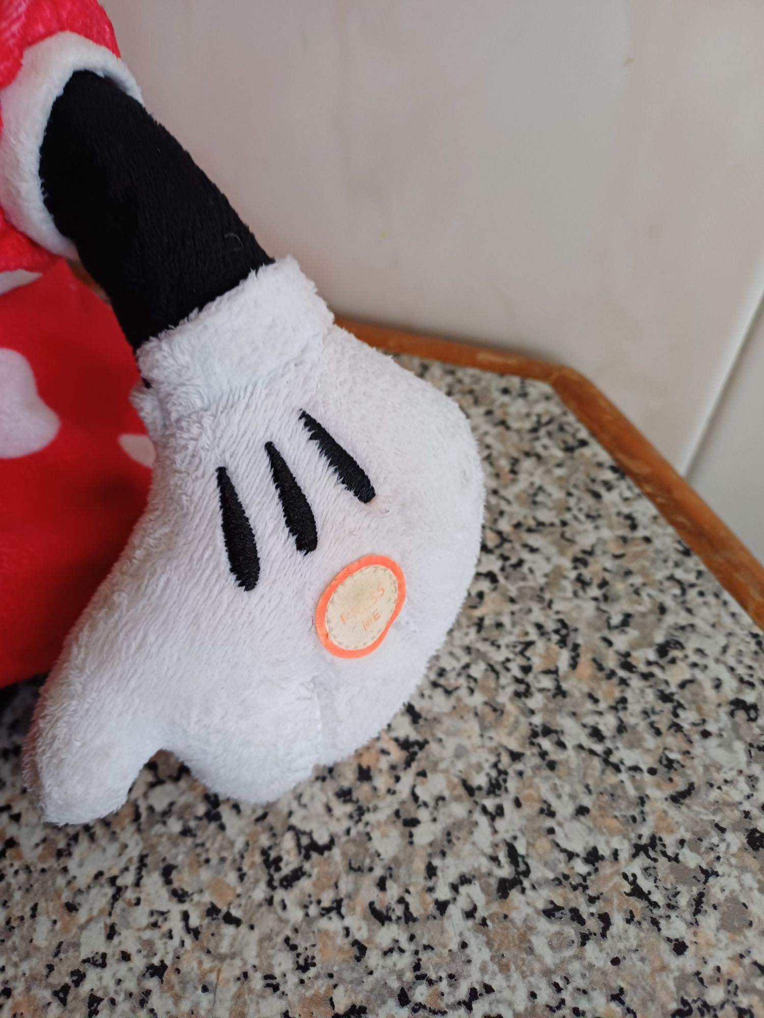 Miney como nova 7 euros. 45 cm.