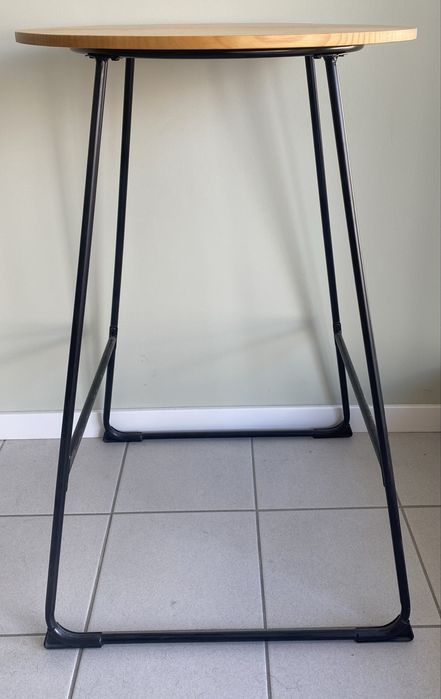 Conjunto bar mesa 2 bancos