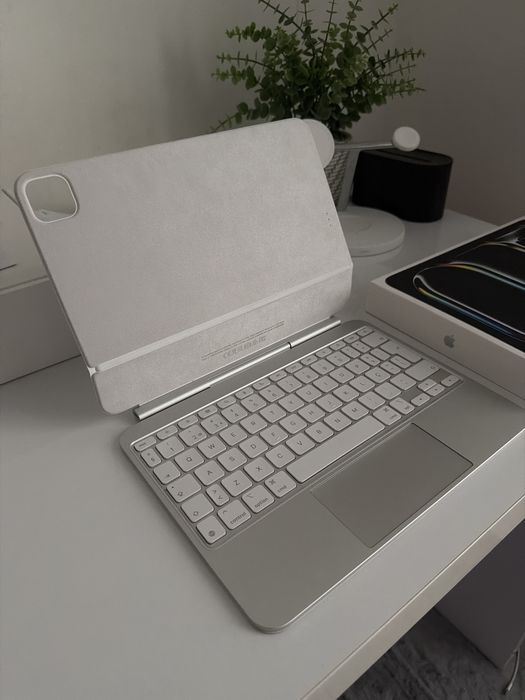 IPad Pro M5 11 Polegadas + Magic Keyboard