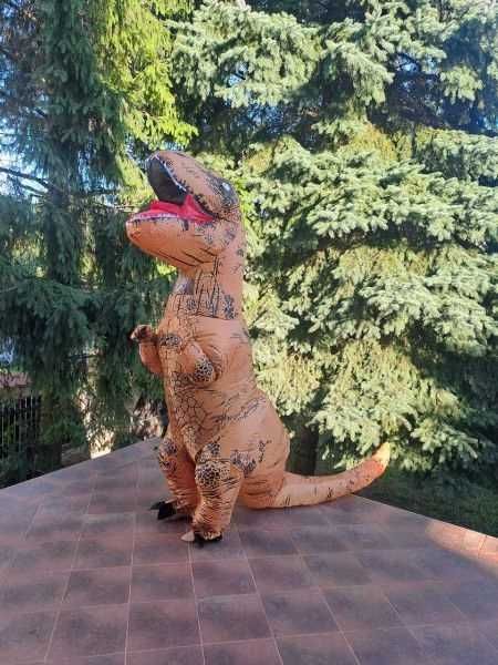 nadmuchiwany kostium gigantycznego T-REXA
