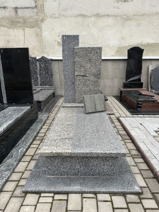 Гранітні памʼятники, військові памʼятники, європейський памʼятник