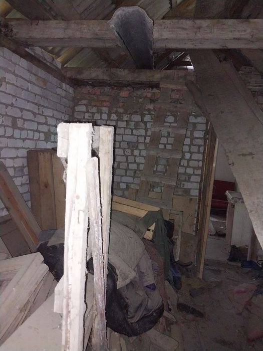 Продам земельну ділянку в Вересах з садовим будинком