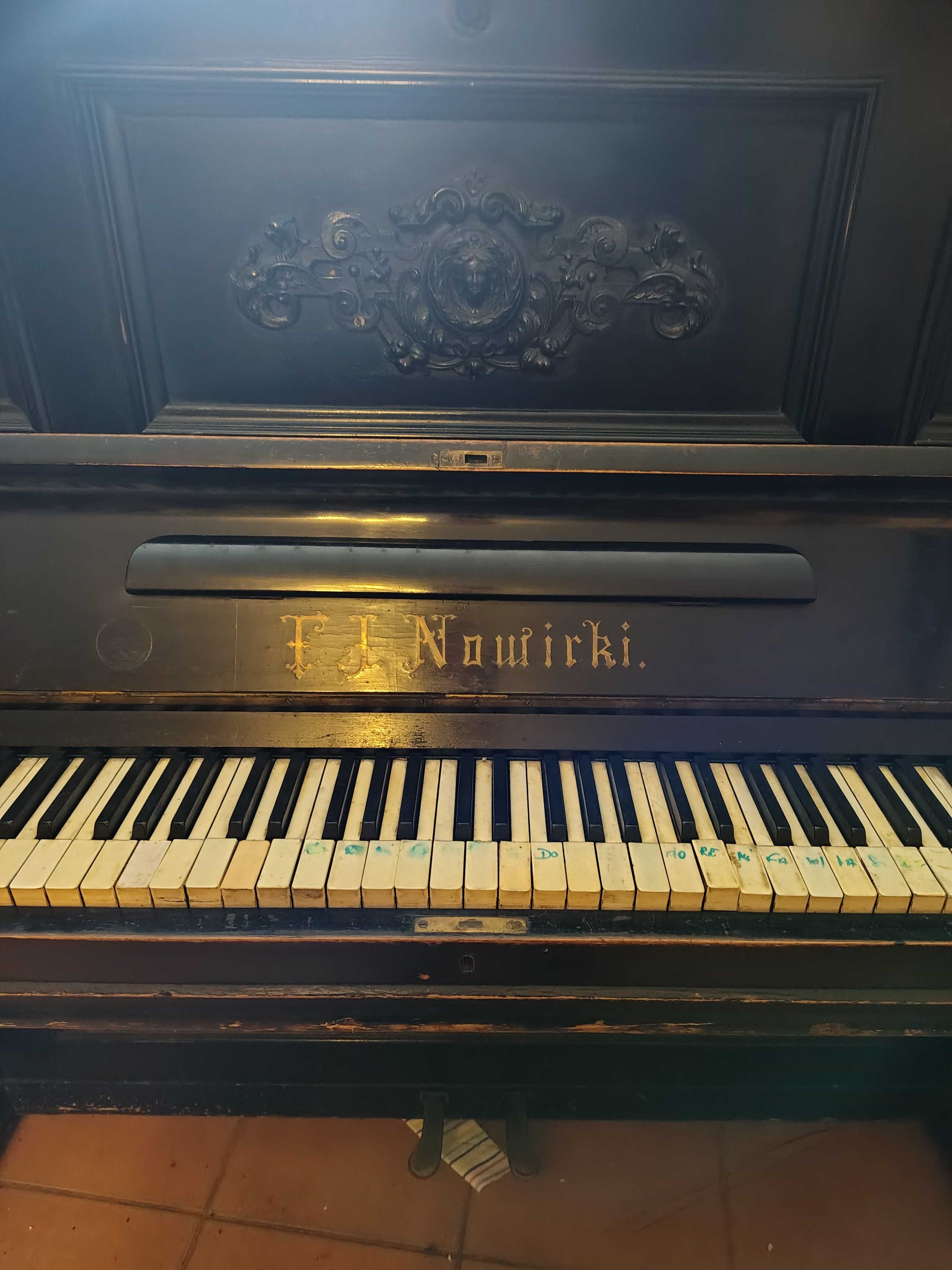Pianino F.J. Nowcki