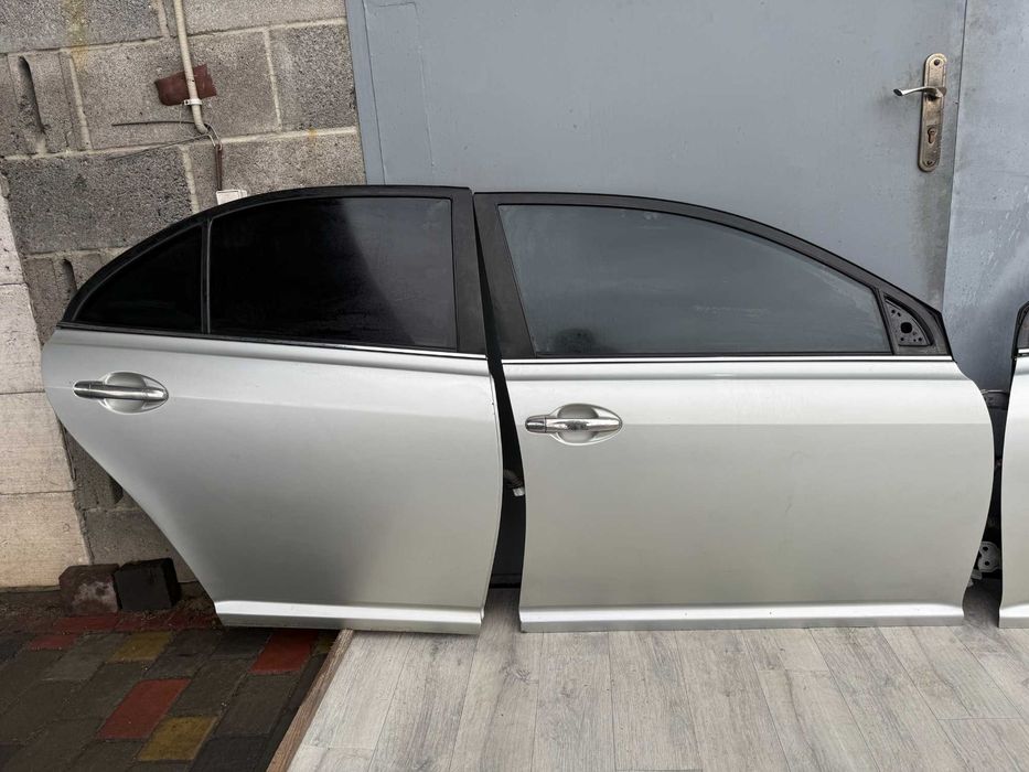 Двери Toyota Avensis T25 Седан Цвет 1C0  Дверь В наличии