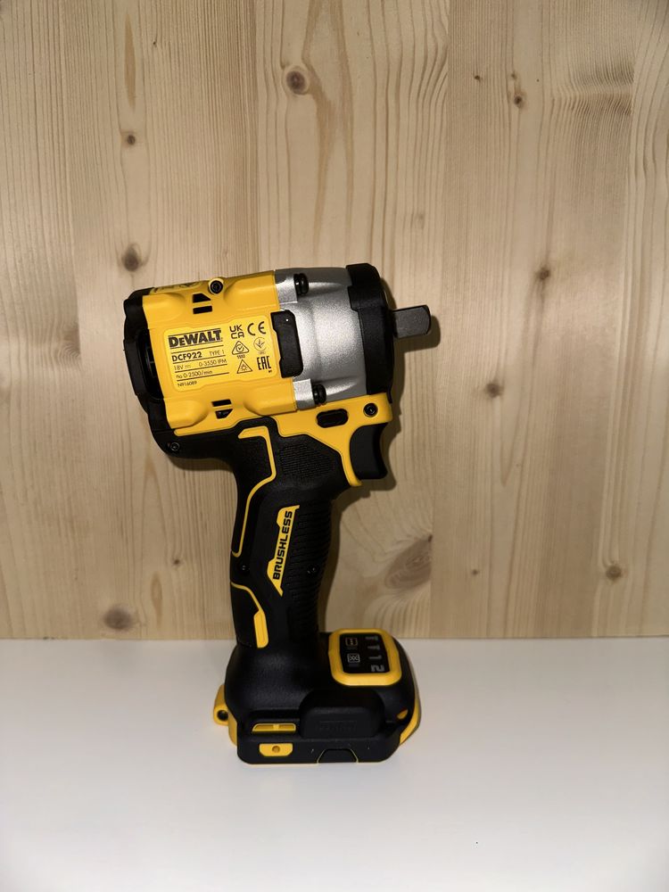Компактний ударний гайковерт Dewalt DCF922-QW 18 B