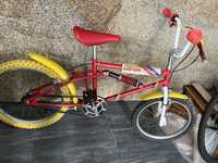 Bmx com amortedor no quadro  restaurada