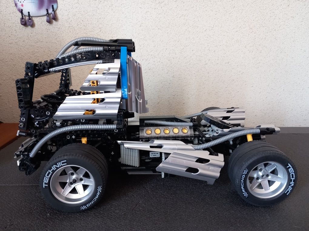 Lego Technic 8458 Silver Champion – 2000