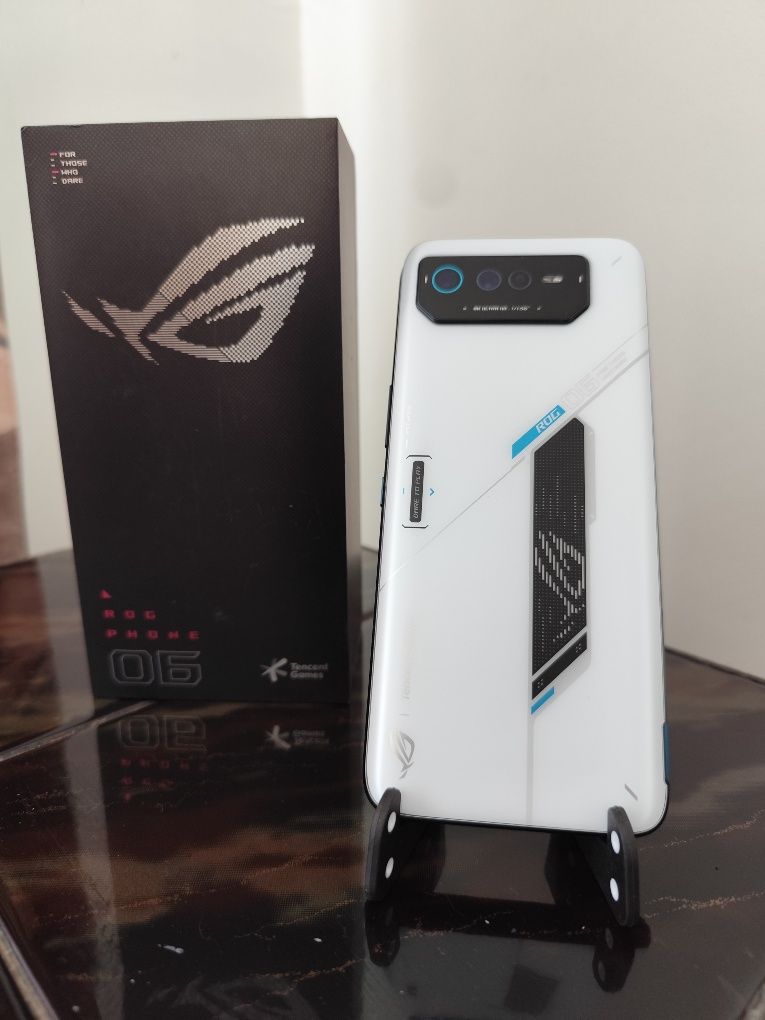 Asus Rog phone 6 (16/512)