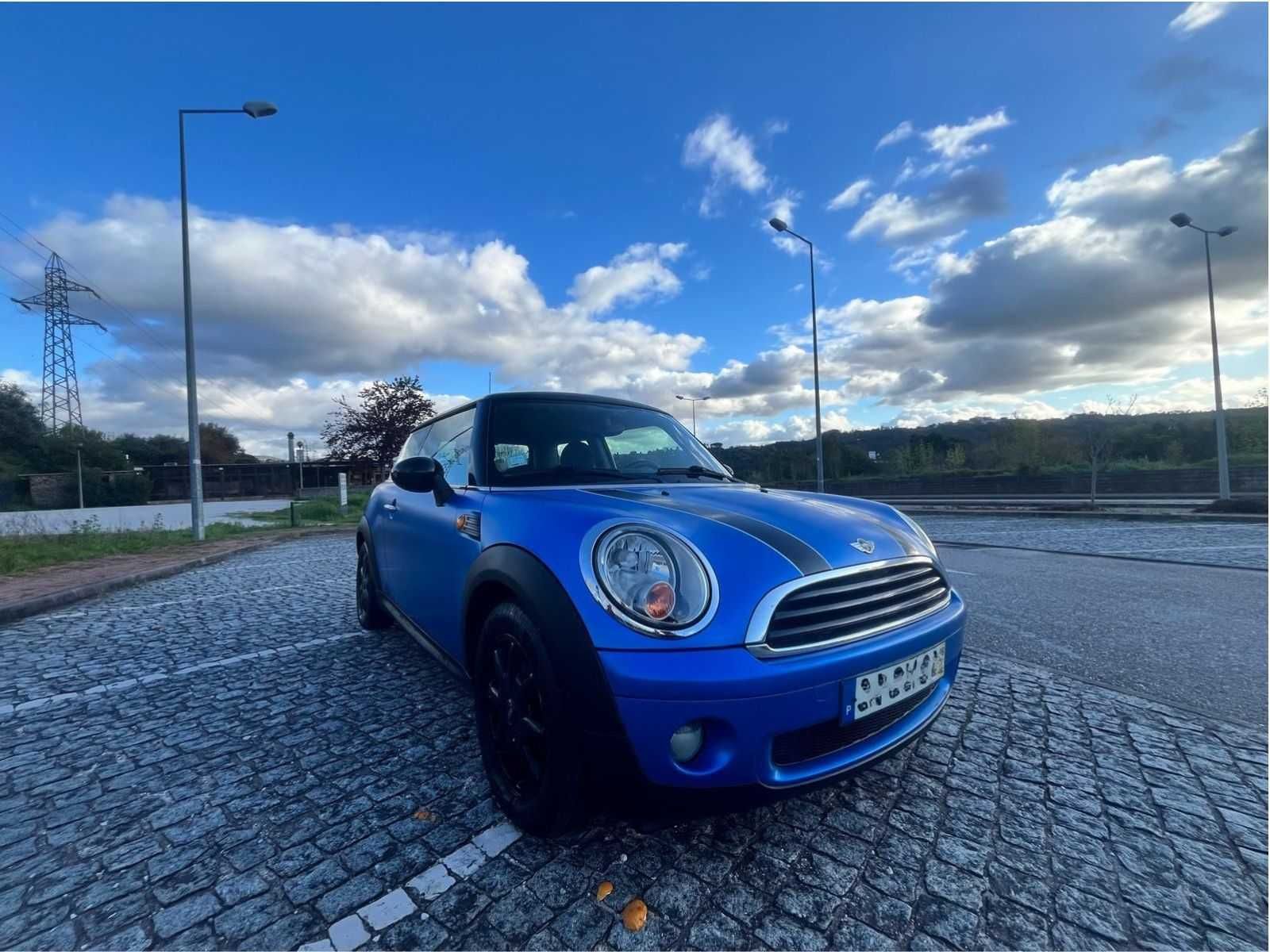 Mini One 1.4 com película azul