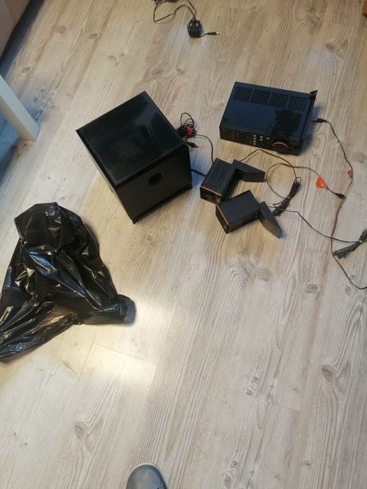 Kino domowe, mało uzywane pomimo tyłu lat,..firmy yamaha.