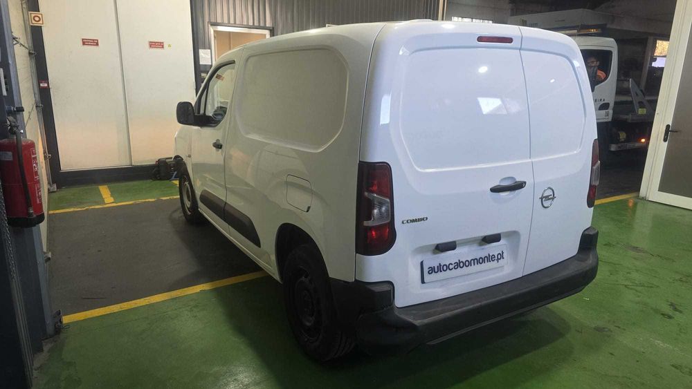 Opel Combo 1.5 CDTI - Salvado