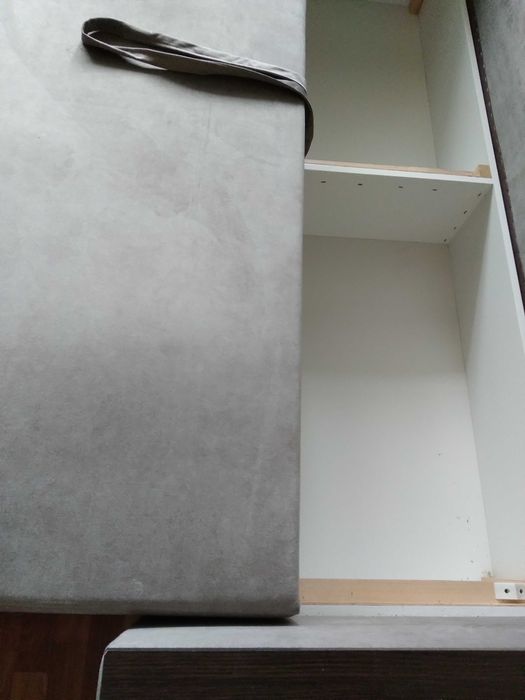 ПРодам новый диван,раскладной,оббивка серый вилюр.