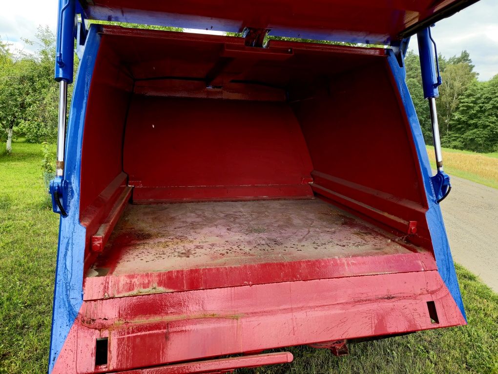 Śmieciarka Mitsubishi Fuso NTM