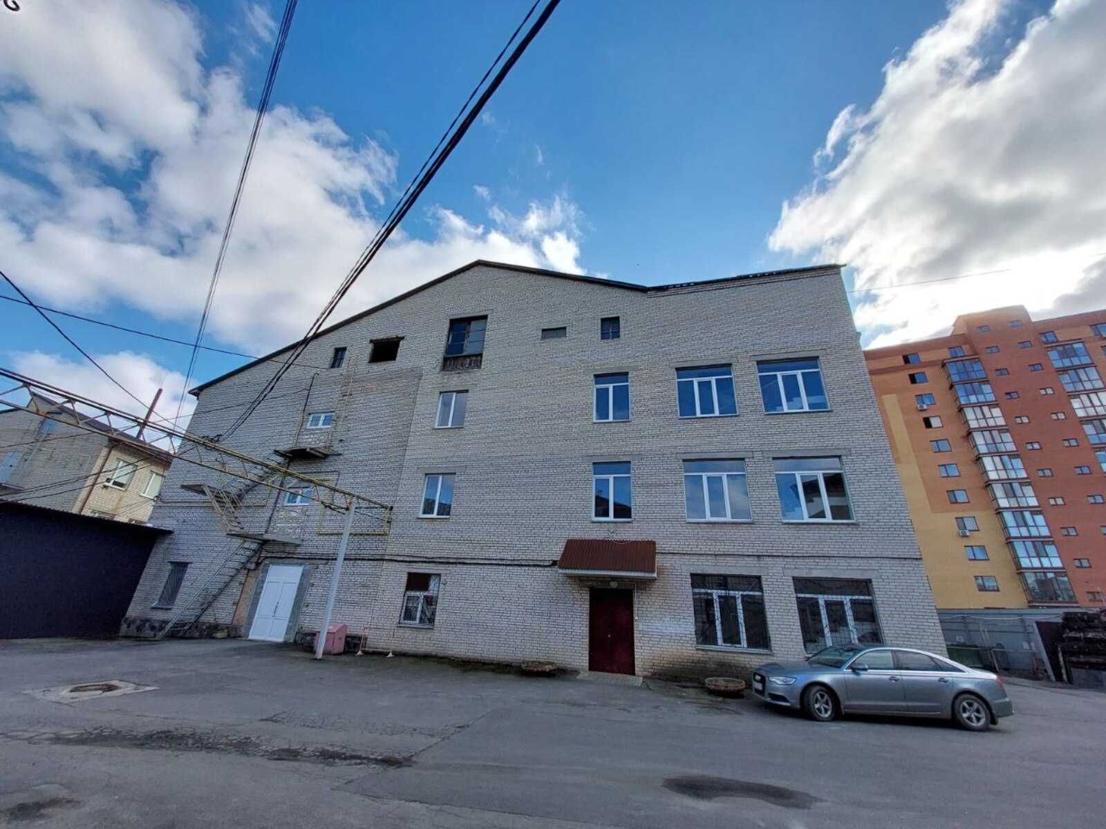 Продаж комерційного приміщення на вул. Замостянська