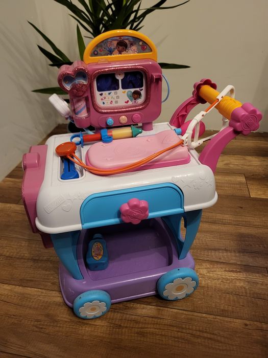 Zabawka wózek lekarski