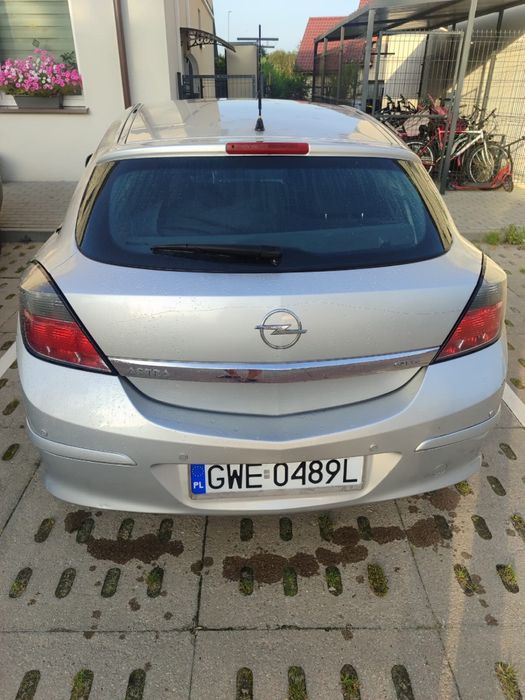 Opel Astra H 1.6  2005r GTC