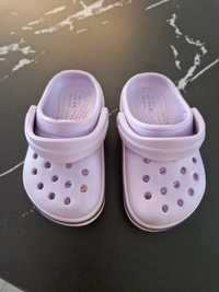 Crocs, nowe sandałki dla dziewczynki
