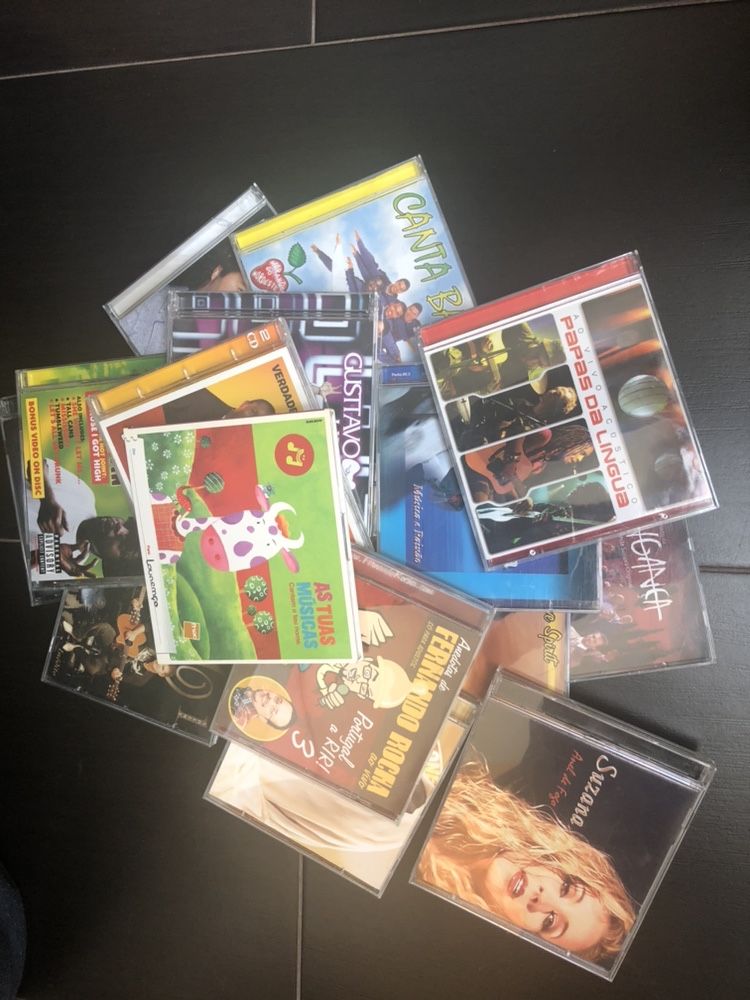 Conjunto de CDs diversos