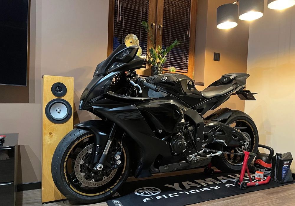 Yamaha R1 Yamaha R1 RN65