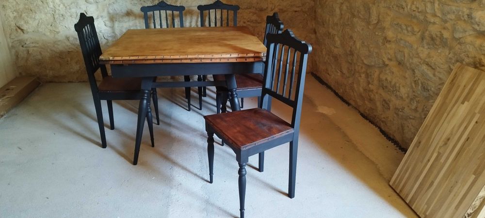 Mesa extensível de madeira