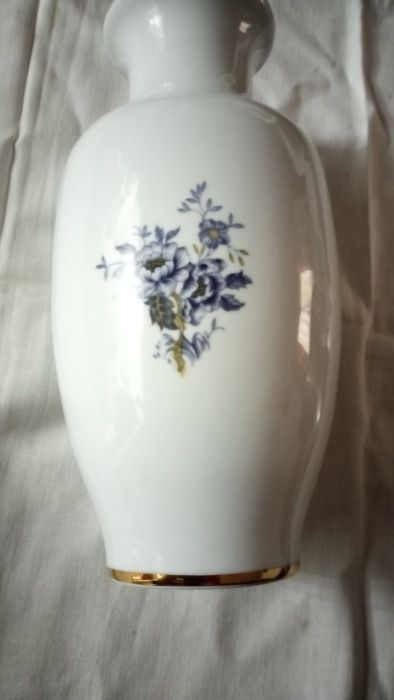 Pote de Porcelana - RIXANATI, pintado a mão em azul e dourado.