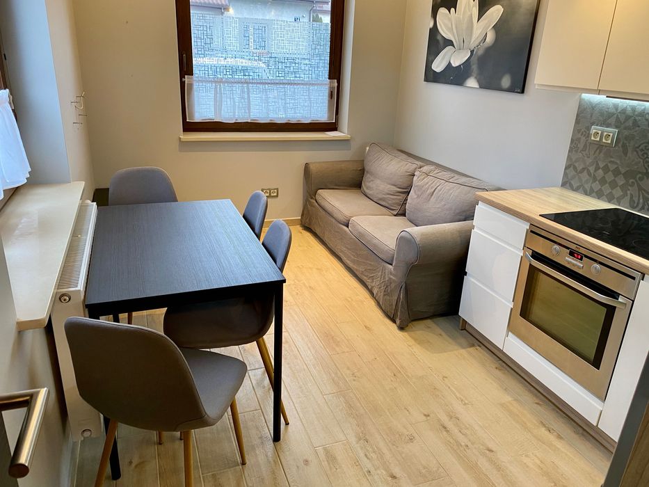 Wynajmę mieszkanie 50 m2 w Markach z ogródkiem i 2 miejscami parkingów