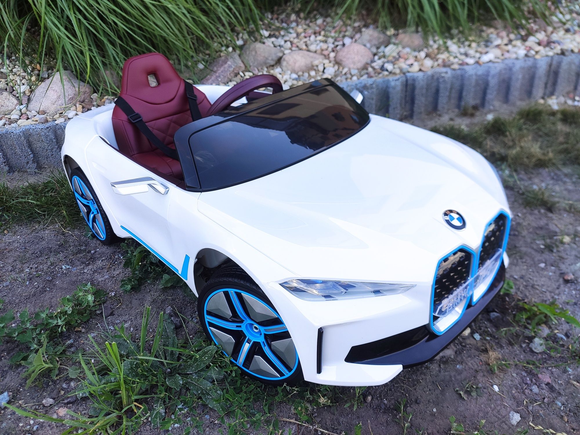 Autko pojazd samochód na akumulator dla dzieci elektryczne BMW I4