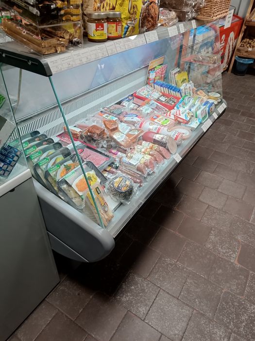 Продам ковбасну холодильну вітрину