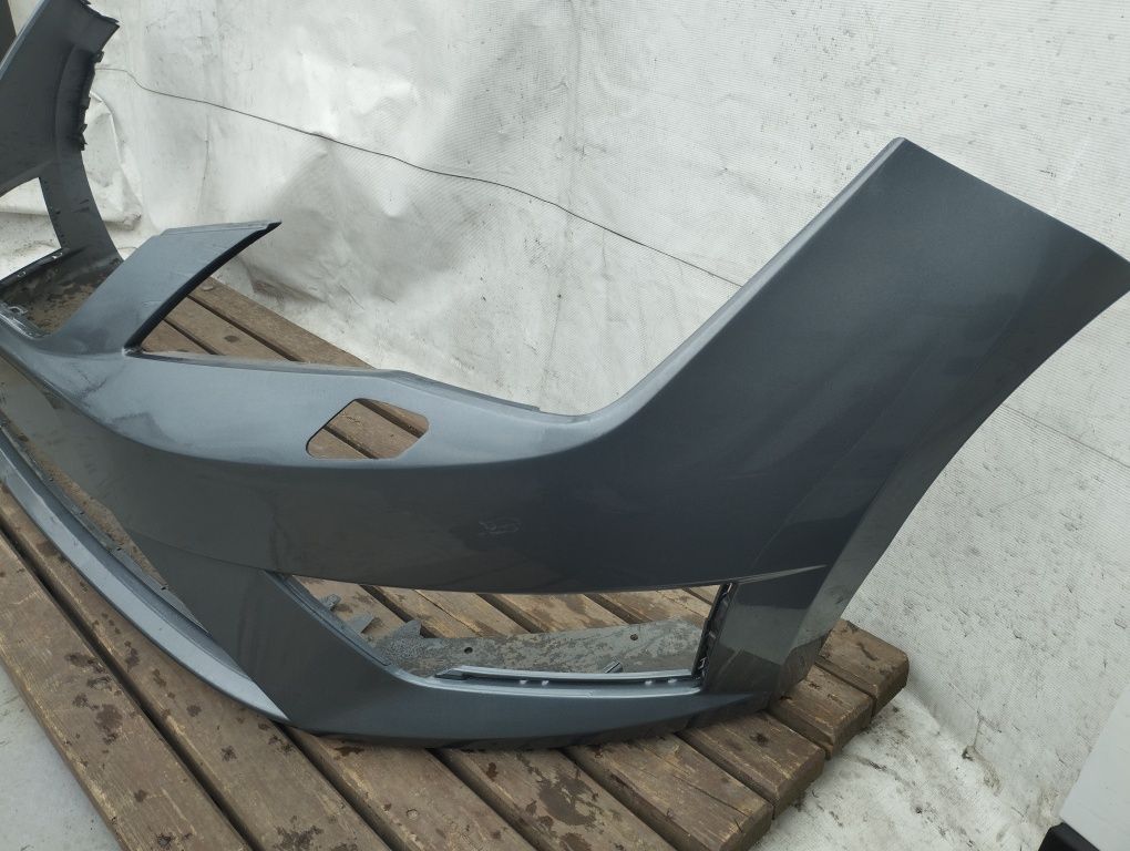 Seat Leon 3 zderzak przedni przód
