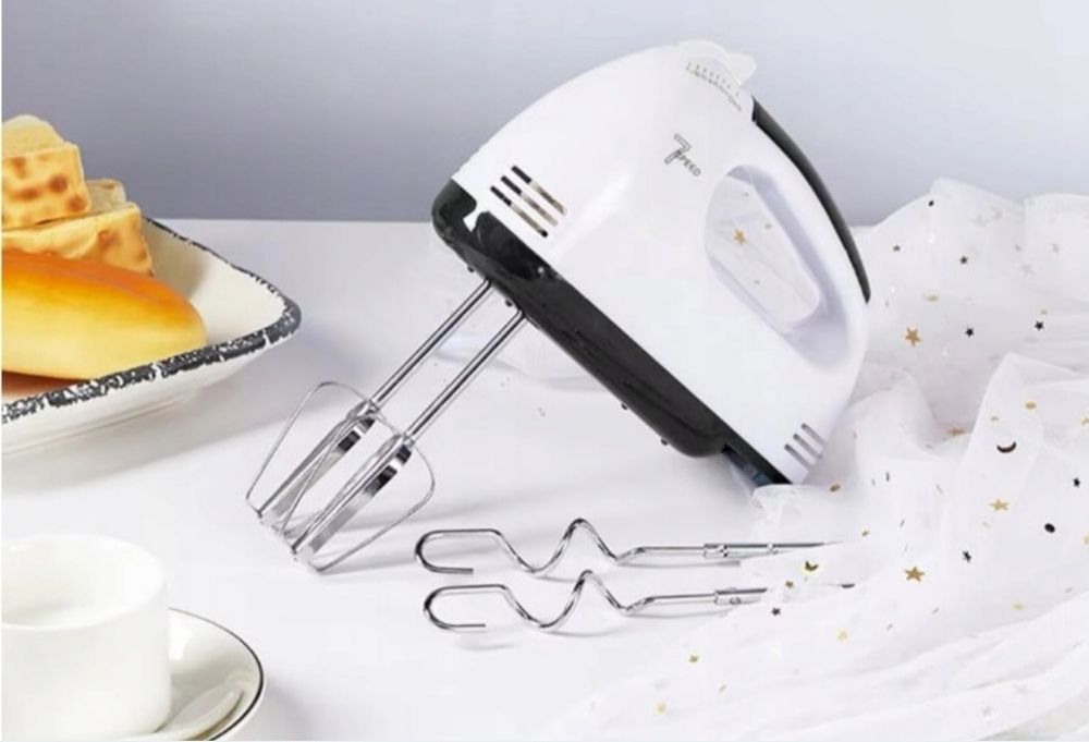 Mikser  Ręczny  Kuchenny 7 Prędkości + 4 Końcówki  180w