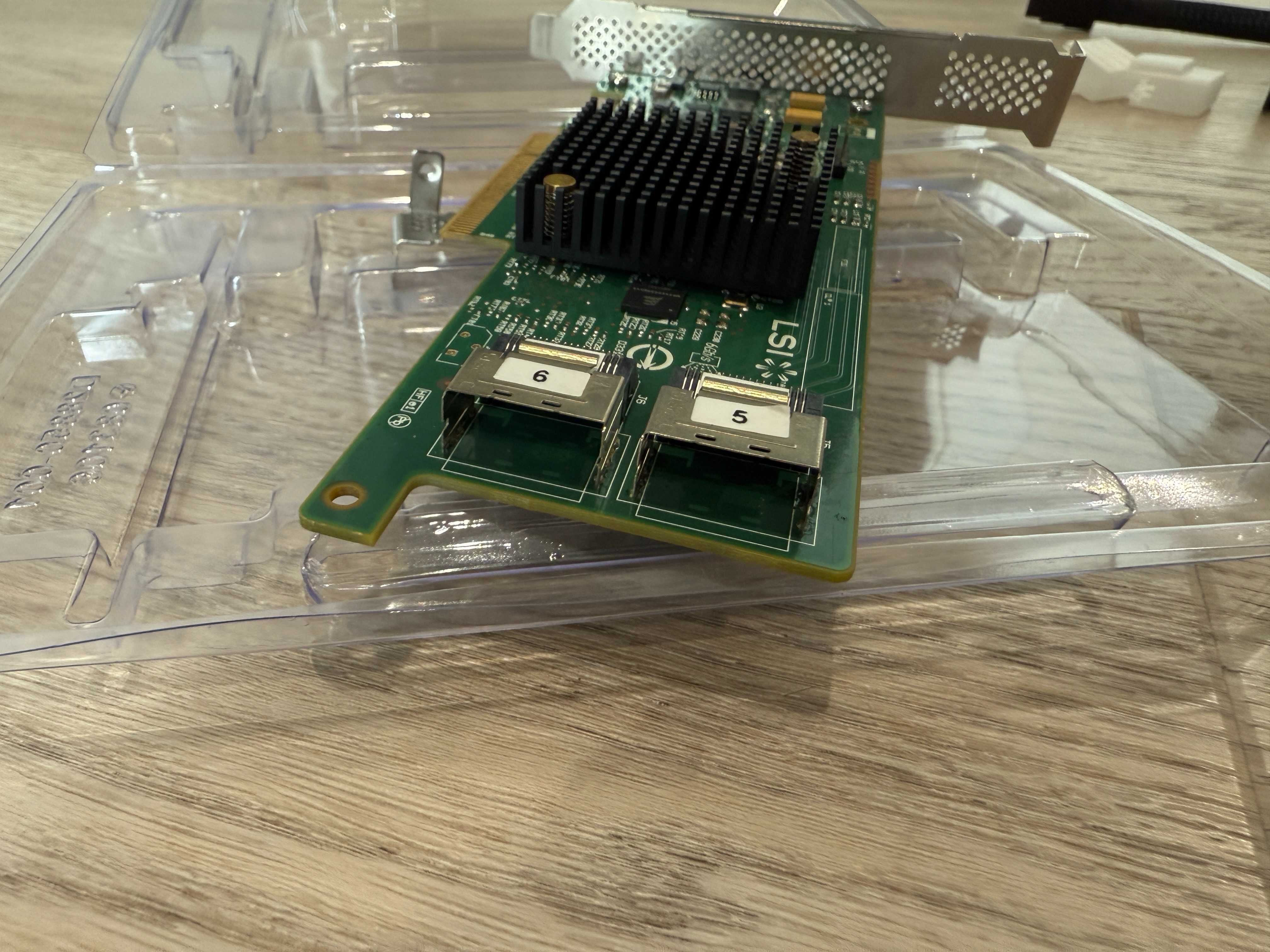HBA Raid Controller LSI 9207-8i (IT Mode) + 2* SFF8087 - SATA kable