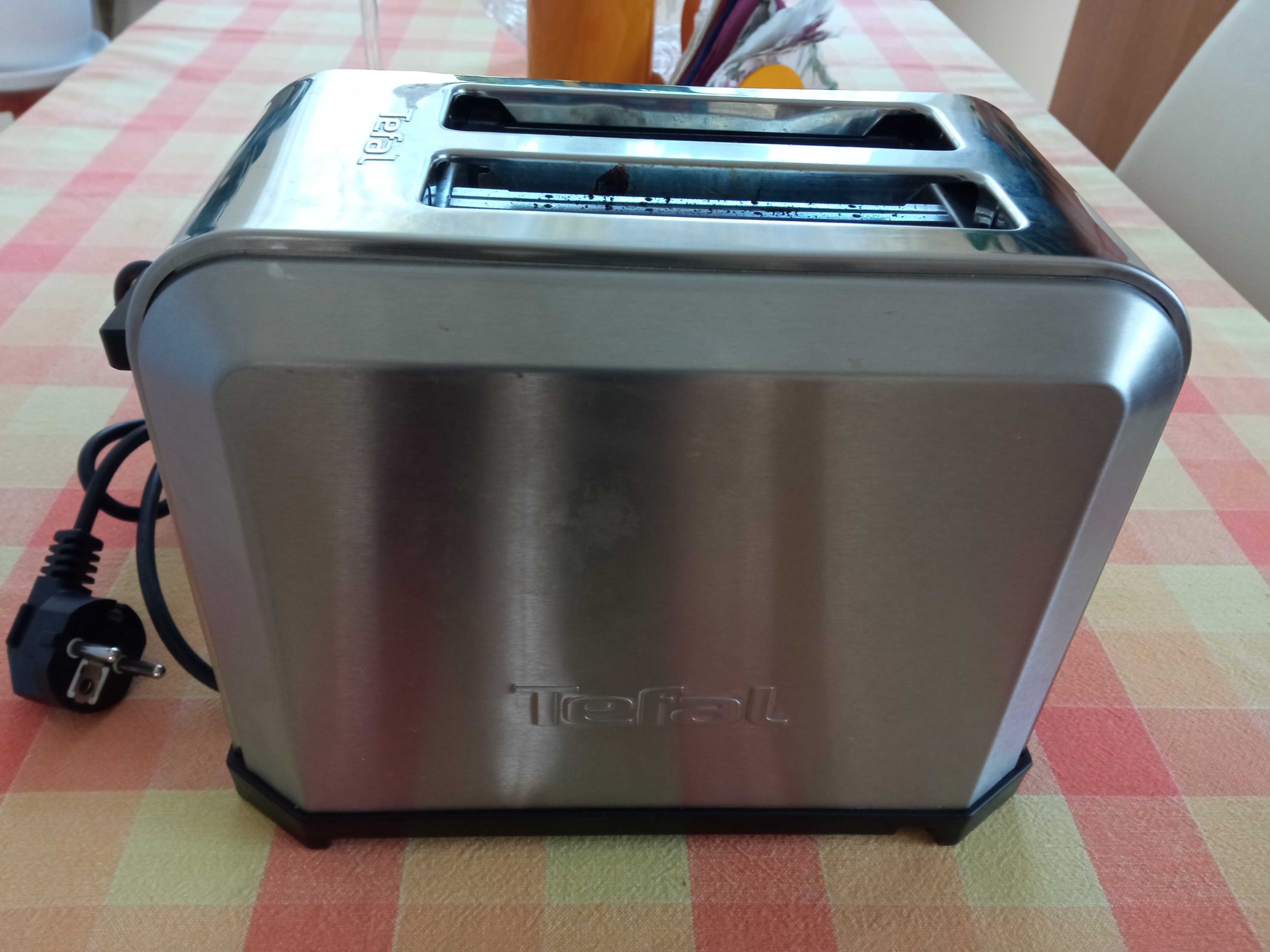 Toster opiekacz Tefal model TT544030 srebrny